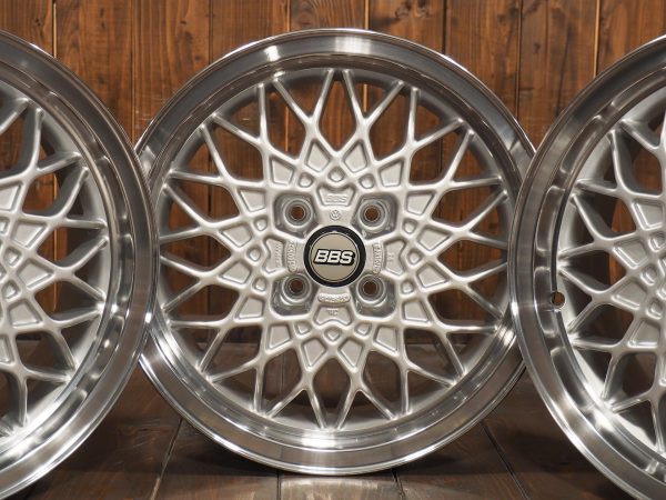 BBS RA252 15 inch Alloy Wheels 4×100 6Jx15 ET35 BMW E30 VW Golf 1 GTI, Golf 2 GTI three wheels close up