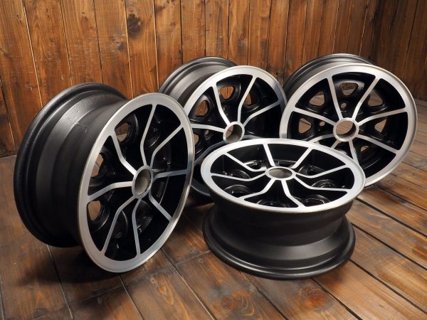 Dunlop D1S Alloys 5.5Jx13 Wheels ET16 4x108 PCD 13" Original Rims for Ford Capri four wheels side view